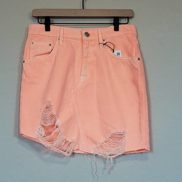 Zara Dresses & Skirts - Zara Hi Rise Frayed Denim Skirt